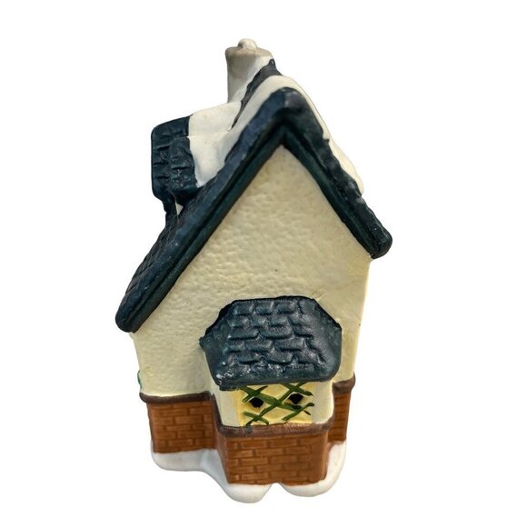 Miniature Christmas Holiday Village Shop Ceramic Grocery - Picture 4 of 4
